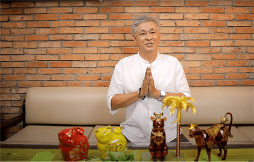 演员童佑基会为亲人、伴侣、朋友选择哪份春节礼物呢？