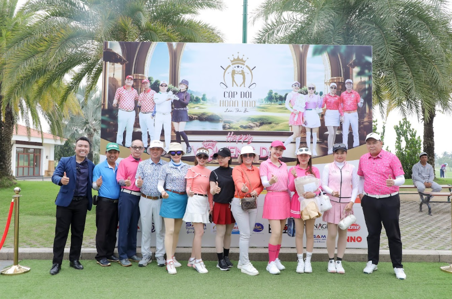 Giải Golf Cặp Đôi Hoàn Hảo diễn ra vô cùng sôi động với sự tham gia của 50 cặp đôi
