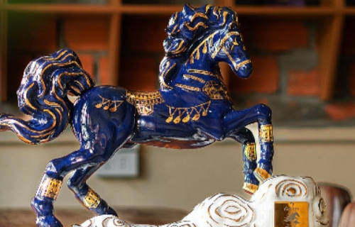 🎗 Vẻ đẹp vàng son bên trong tạo tác 